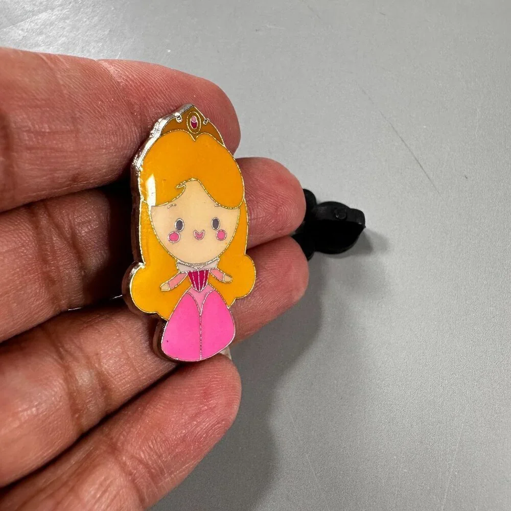 Disney Aurora Princess Trading Pin Big Head Sleeping Beauty Brooch Jewelry Badge